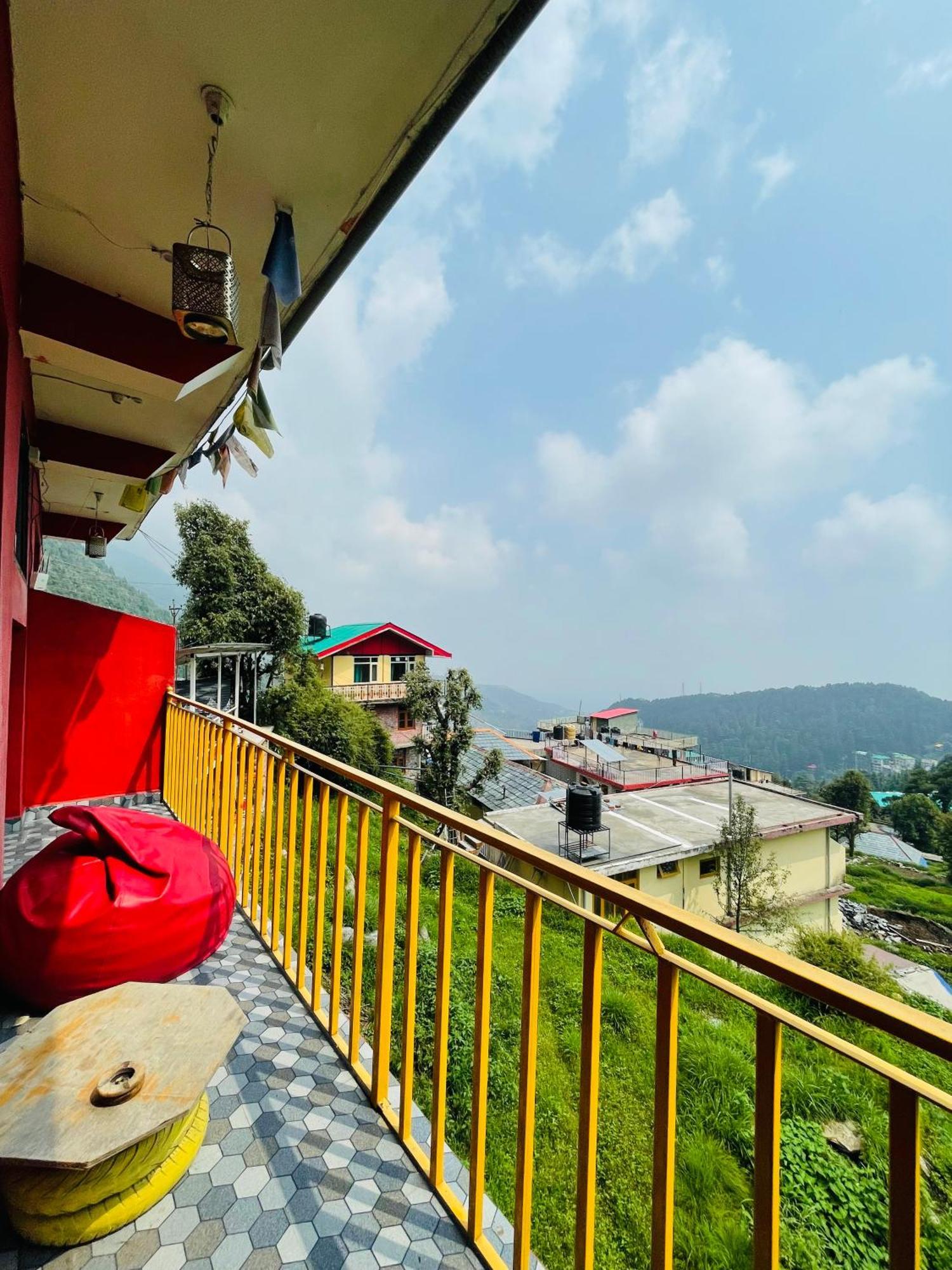 Mitra Hostel Dharmkot McLeod Ganj Exterior photo